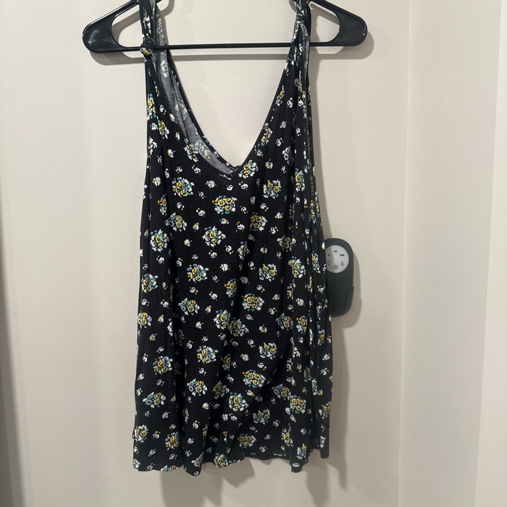 Floral Black Sleeveless Women's Top